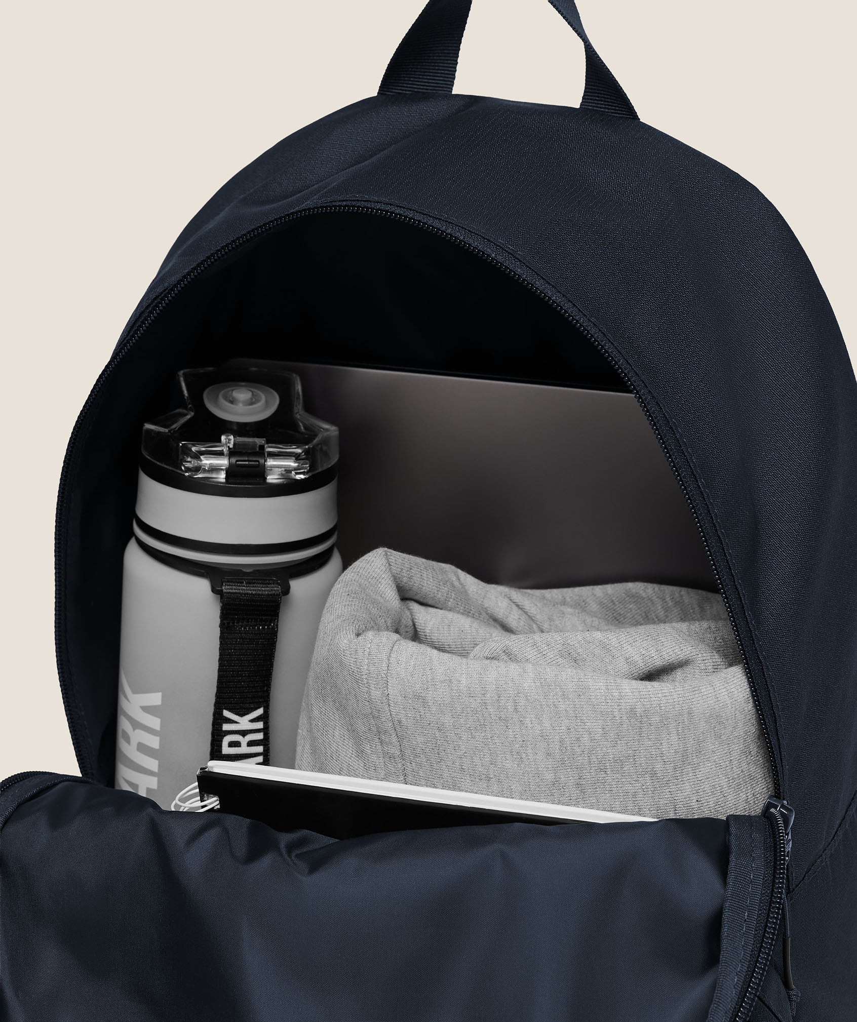 gymshark-everyday-seamless-active-backpack-rucksack-56-l image 3