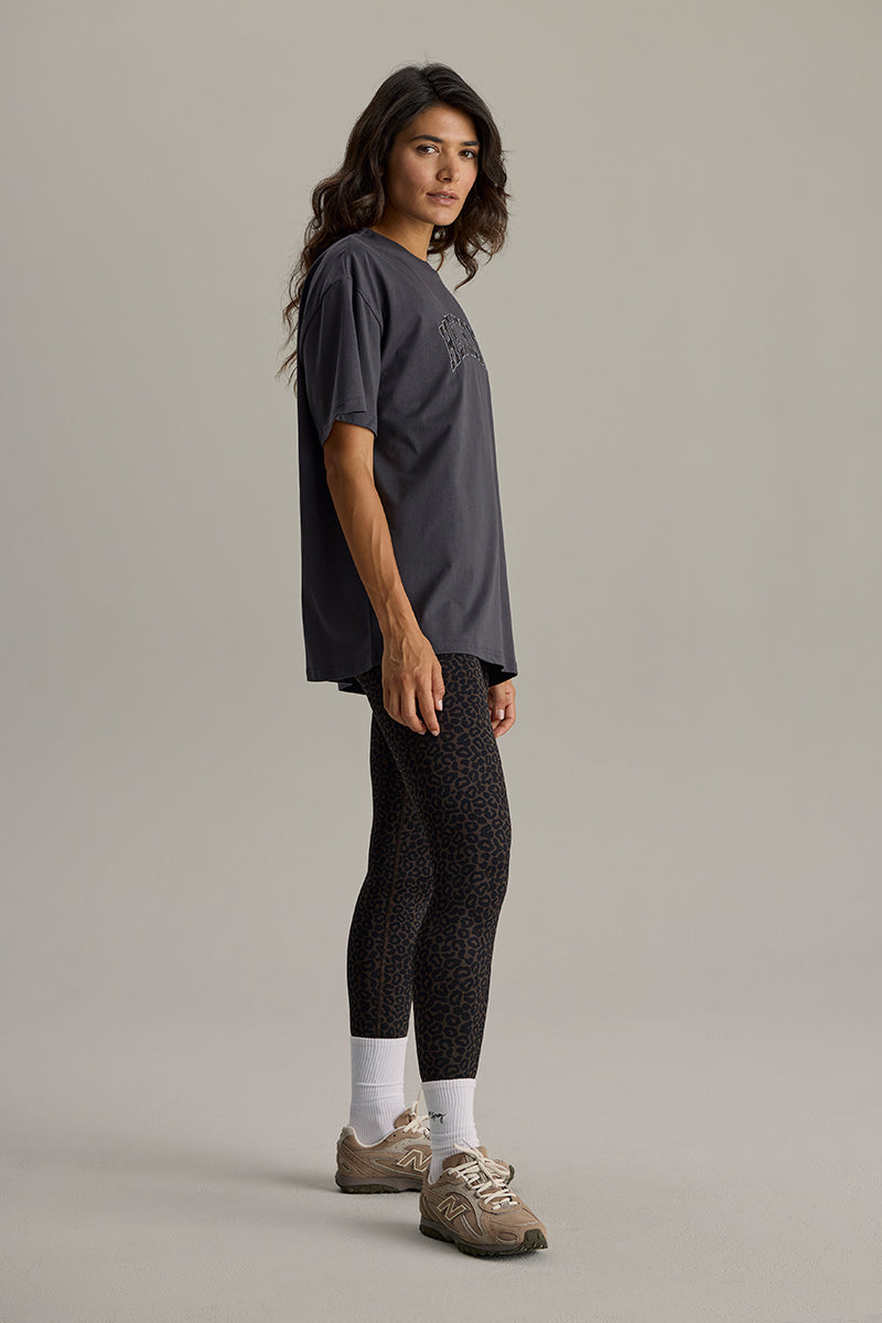 hey-honey-classic-oversized-t-shirt-leo-dark-grey-grau image 7