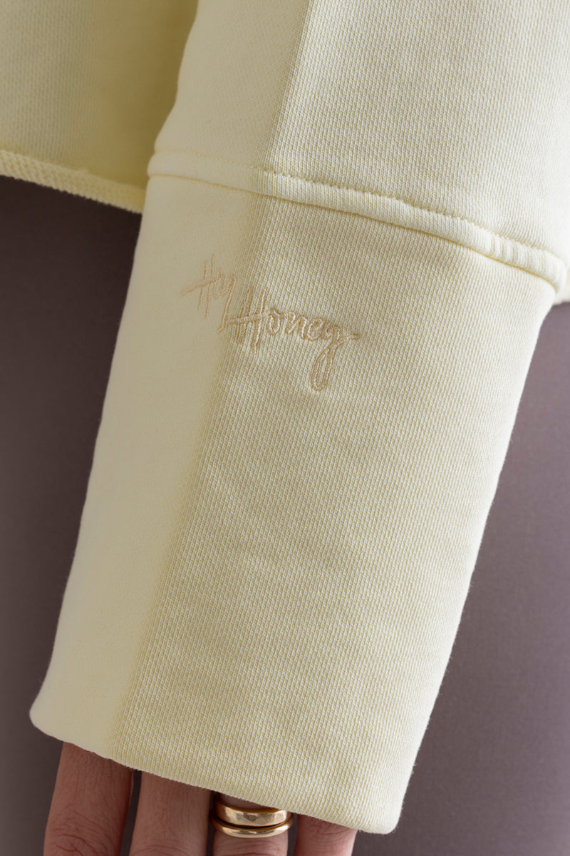 hey-honey-classic-open-edge-sweater-pastel-yellow-baumwolle image 2