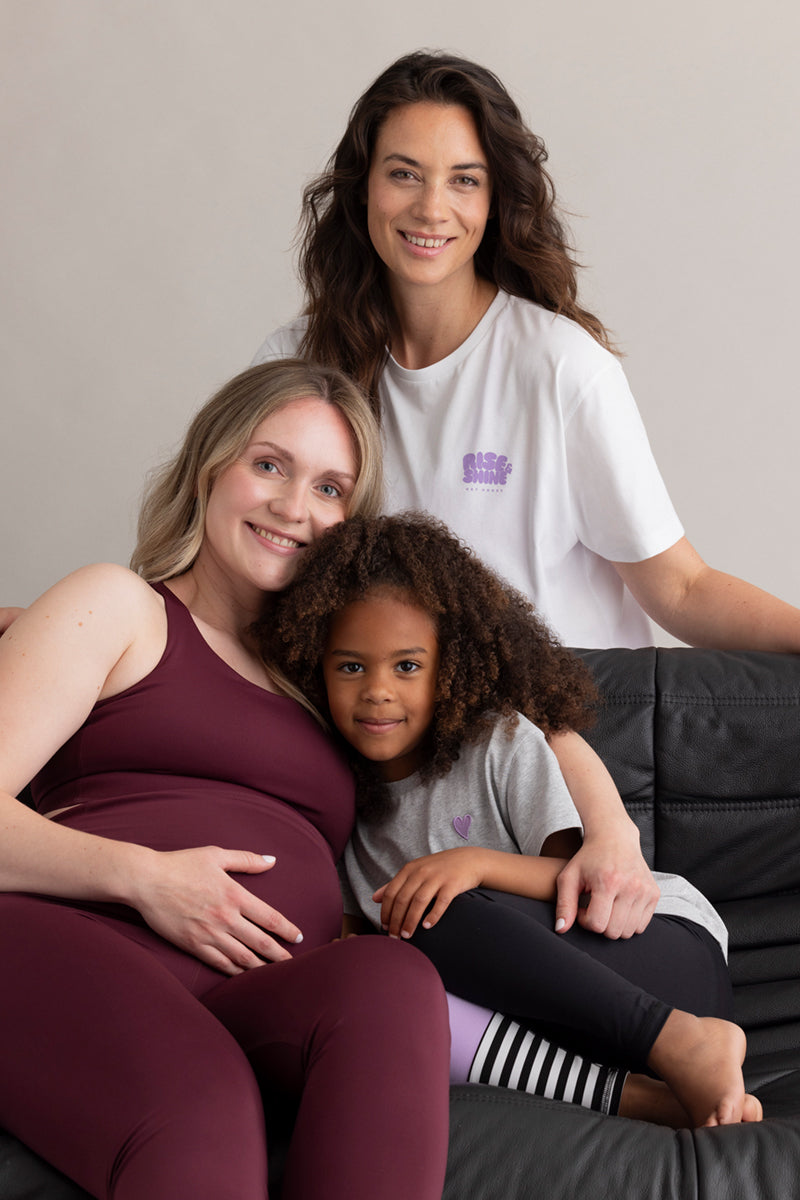 hey-honey-always-dressed-maternity-leggings-italian-plum-blickdicht image 1